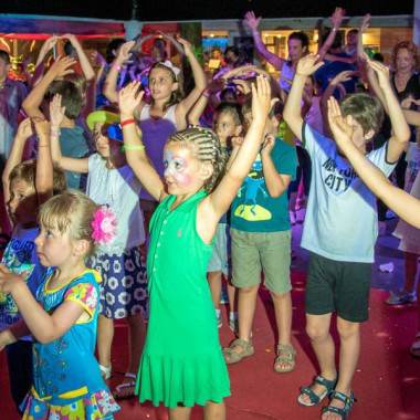 Offerta giugno bambino gratis Animazione e giochi a pranzo e cena hotel Missouri