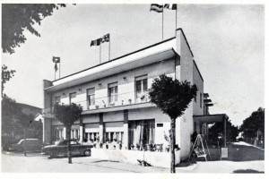 L'esterno dell'hotel Missouri negli anni 50