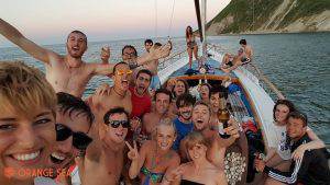Gita con amici in barca a vela a Bellaria